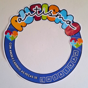 MOLDURA BAMBOLÊ AUTISMO PEÇAS QUE SE ENCAIXAM (2 de abril)